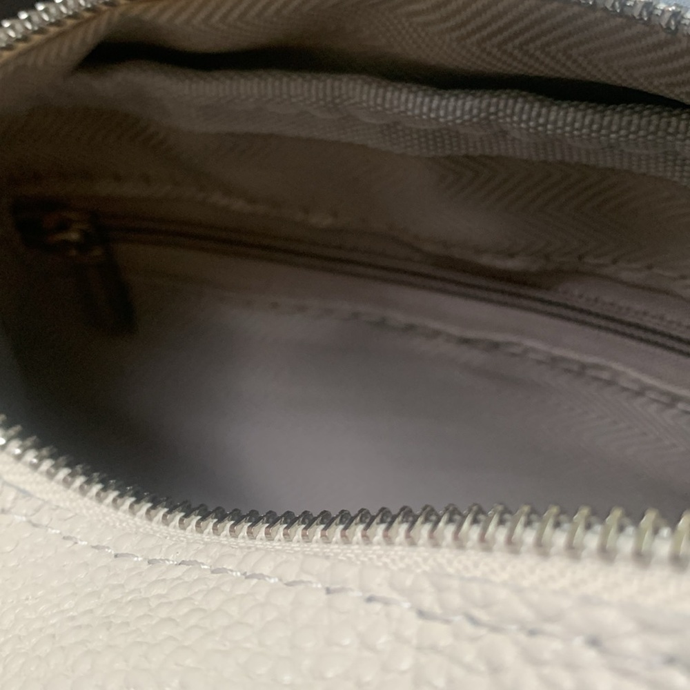 🥳2x Host pick🥳 genuine leather crossbody bag - Picture 12 of 13